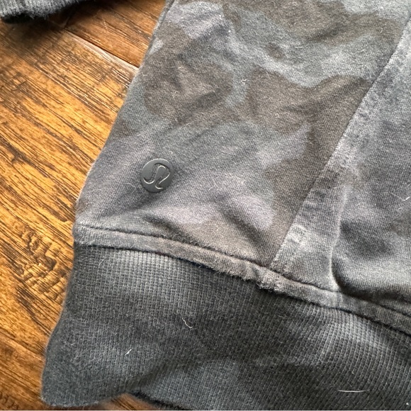 Lululemon Camo Scuba pullover sz 4 - Picture 5 of 5